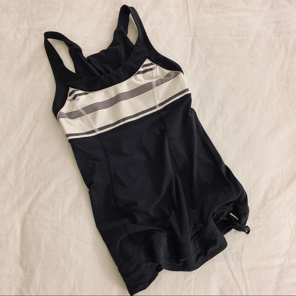 Lululemon | Run: Ta Ta Topper